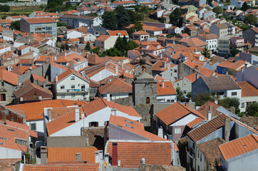 Fototapeta na wymiar Vista de Sabugal desde la torre de homenaje del castillo. Portugal.