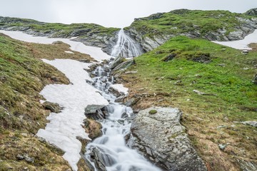 Wasserfall im Naturpark Riedingtal Zederhaus, Österreich