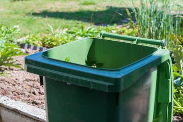 Grünabfall im Garten - Gartenarbeit