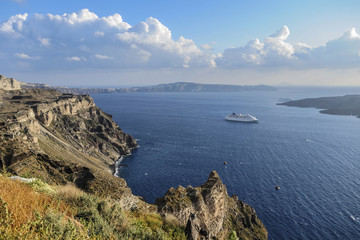 paquebot de croisière au large de Santorin