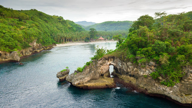 Crystal bay in the Nusa Penisa island