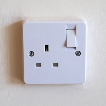 3 Pin Electrical Build In Wall Socket UK