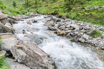 Gebirgsbach im Naturpark Göriachtal , Österreich