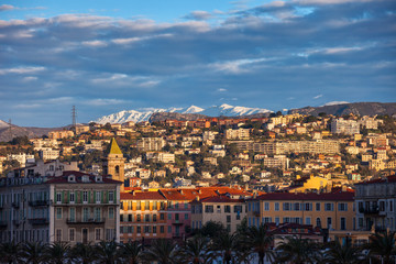 Fototapeta na wymiar City of Nice at Sunrise in France