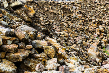 Steinhaufen im Steinbruch