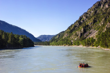 extreme sport rafting, river rafting with rapids