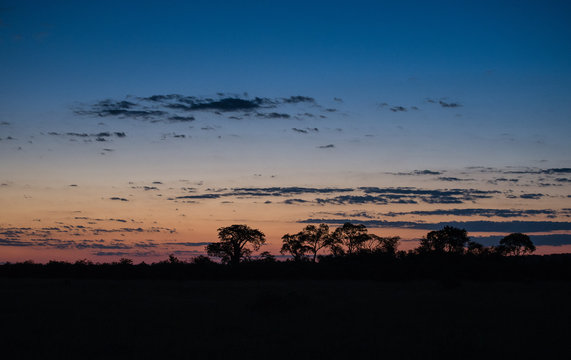 Sonnenuntergang in Afrika (Botswana und Zimbabwe) © Robert Styppa