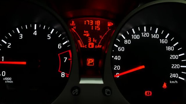 Automobile digital speed meter is warning signal 