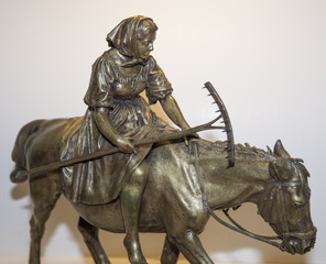 Фигура из бронзы / Figures in bronze