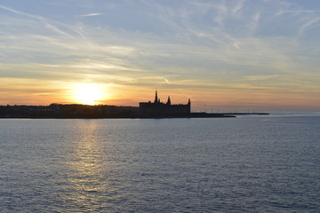 Fototapeta premium sunset over Kronborg castle