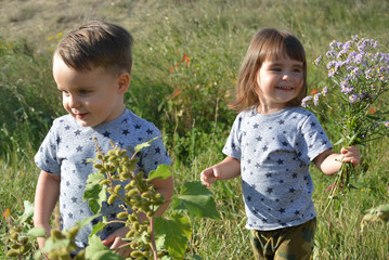 twins and flowers