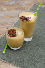 Bananenmilch mit Schokoraspel