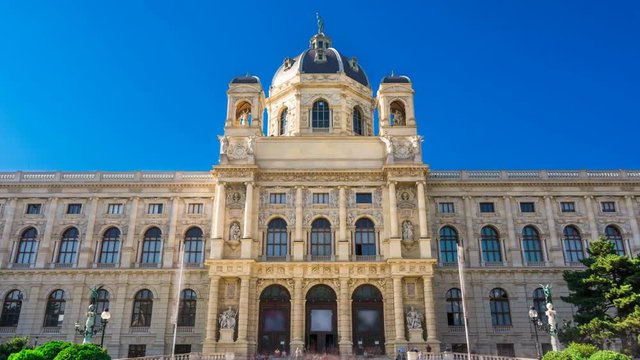 Natural History Museum (German: Naturhistorisches Museum) in Vienna, Austria on a sunny day. Time lapse. Zoom effect 