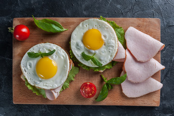 Sandwiches from fried egg