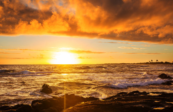 Fototapeta Hawaiian beach at sunrise