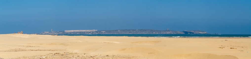 Fototapeta na wymiar Beach and Essaouira, pano