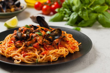 Spaghetti with mussels.