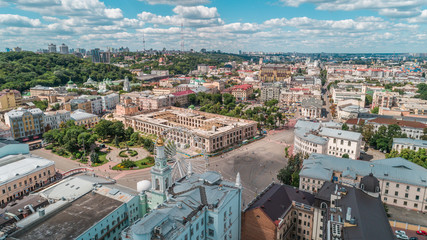 Obraz premium Aerial view of an abandoned building. Guest house. Trees. Contract Square. Kiev (Kyiv). Ukraine.