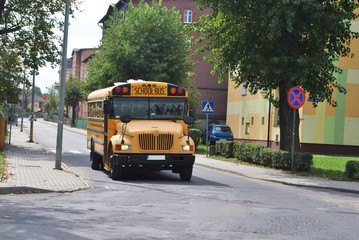 Szkolny autobus