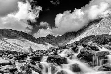 Panorama alpino, Val grande, Italia