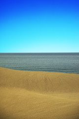 鳥取砂丘　青空バック