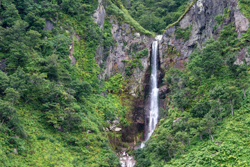 北海道の知床の奥地の滝