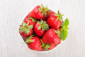 Fresh red strawberry in a bowl