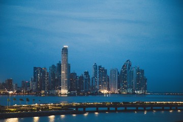 Naklejka premium Ville Panama City Amérique centrale Buildings Bâtiments Nuit