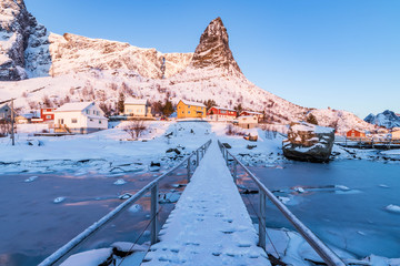 Reine's bridge