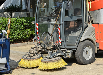 Sweeper of the street cleaner vehicle