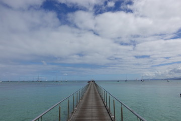 桟橋と海と地平線