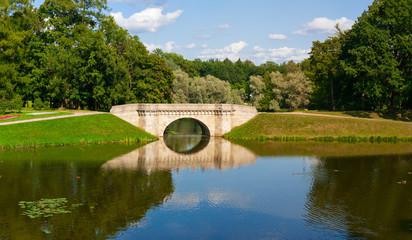 Fototapeta na wymiar park panorama with the small river in the city of Gatchina