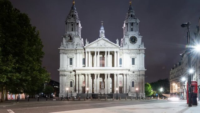 St Paul's Cathedral timelapse at midnight