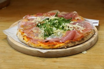 Essen in den Foodhallen in Amsterdam in Holland