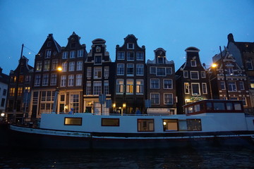Fototapeta premium Architektur und kunst in Amsterdam in Holland