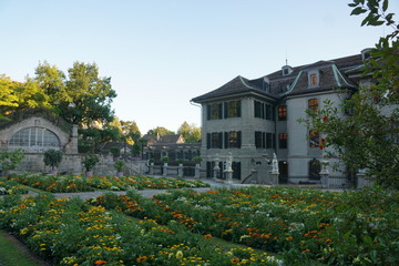Fototapeta na wymiar Barockgarten bei Villa Rechberg in Zürich in der Schweiz im Sommer