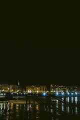 fotografia nocturna de la playa de La Concha de San Sebastian con marea baja