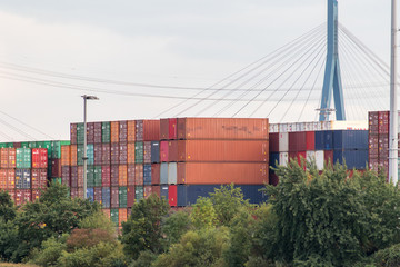 Container im Hamburger Hafen
