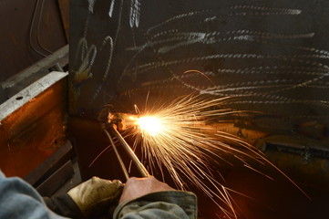 Welding welding workers strike out sparks