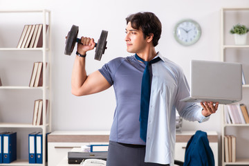 Employee combining work and healthy lifestyle