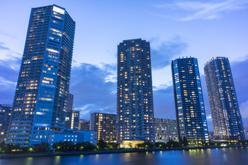 Obraz na płótnie Canvas night scene of high rise apartments at tatsumi koto ward tokyo