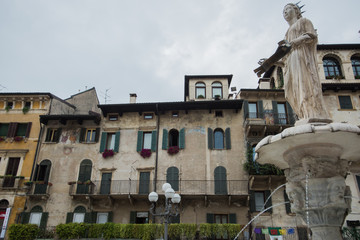 Fototapeta na wymiar old houses in italy Verona