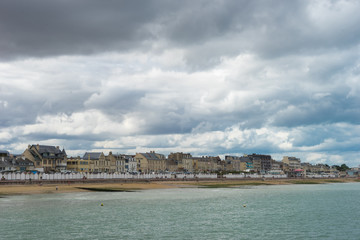 Langrune-Sur-Mer, France - 08 11 2018:  Plage de Langrune-Sur-Mer sous superbe un ciel mena&ccedil;ant
