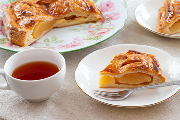 アップルパイと紅茶のティータイム