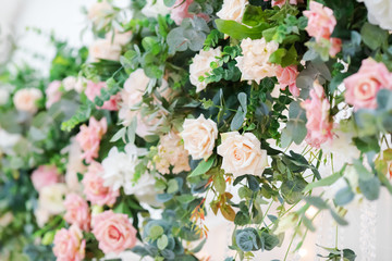 Obraz na płótnie Canvas Wedding table decorated with flowers