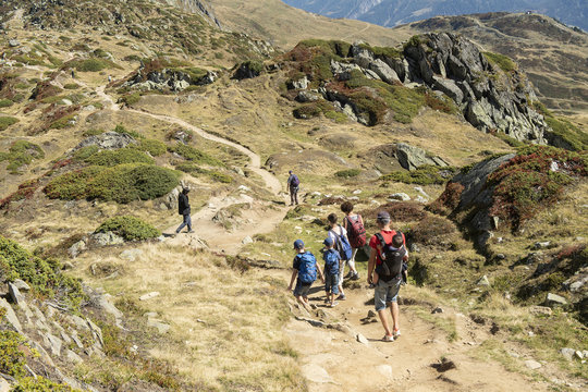 Wanderer auf der Moosfluh, Bettmeralp, Wallis, Schweiz