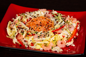 Salad with salmon and prawn