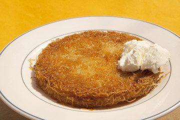 Traditional Turkish dessert kunefe