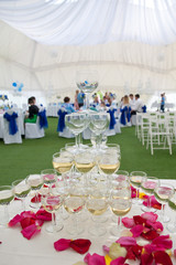 pyramid of champagne glasses