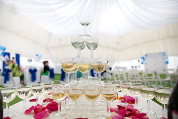 pyramid of champagne glasses